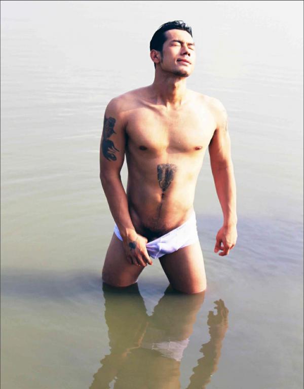 MAN-OMG-3---Guy-On-Hot-Street